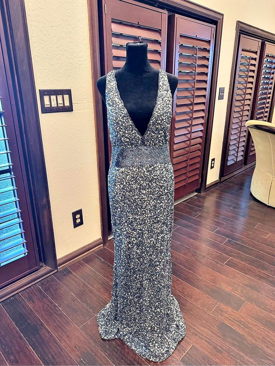 Mac Duggal Dresses & Skirts - Mac Duggal Scalloped Neckline Sequined Evening Gown